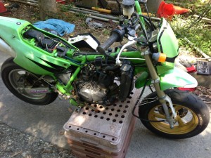 KSR-II タンクとシート外したところ